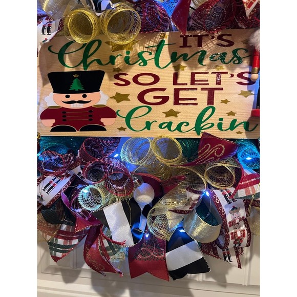 Christmas Nutcracker Holiday Ribbon Door Wreath Handmade 22 ins LED W3 - Picture 9 of 12